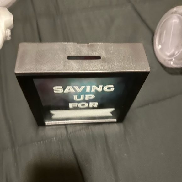 Piggy bank - Picture 2 of 3